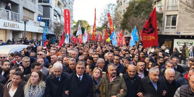 İzmir’de sendikacılara soruşturma