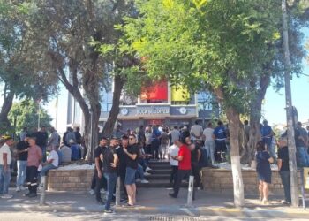 İzmir’de 2 belediyede işçilerden eylem