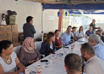 DYO Boya işçilerine dayanışma ziyareti