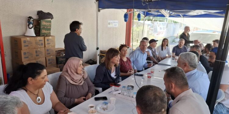 DYO Boya işçilerine dayanışma ziyareti