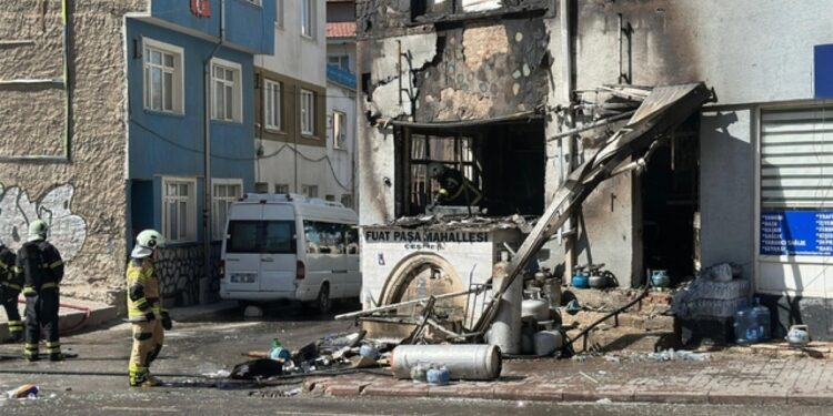 Kütahya’da tüp bayisinde patlama: 8 yaralı