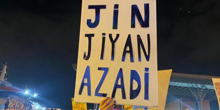 ‘Jin, jiyan, azadî’ yazılaması yapan öğrenci tutuklandı