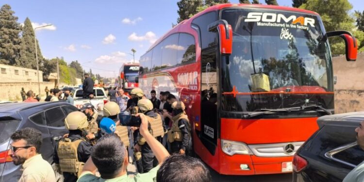 Halep’te ikinci grup ‘esir ve tutuklu değişimi’ gerçekleşti