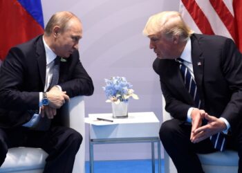 Trump, Putin’le görüştü