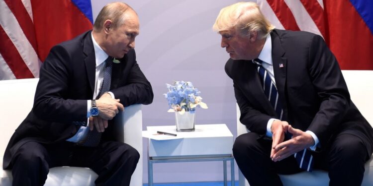 Trump, Putin’le görüştü