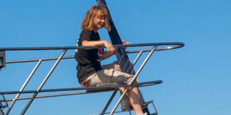 İsrail Gazze’ye yardım götüren gemi için harekete geçti