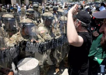 Trump protestolara karşı iki bin asker görevlendirdi