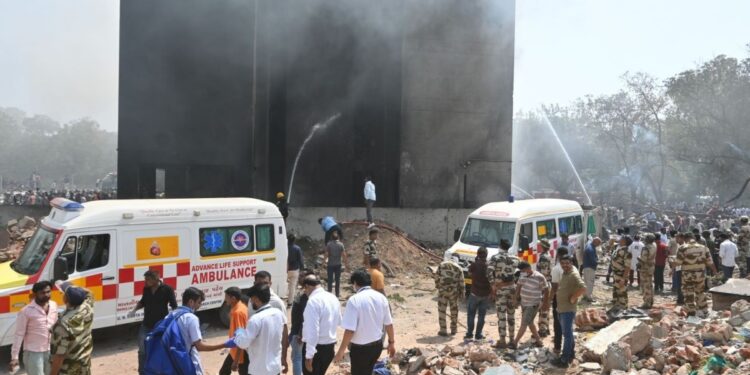 Hindistan’da uçak kazası: Sadece 2 kişi sağ