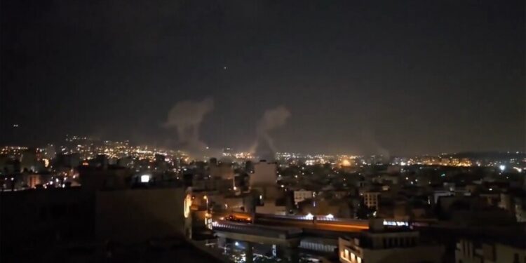 İsrail’in saldırıları sürüyor: Tahran’da patlama sesleri duyuldu