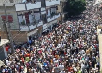 Suriye’de Mürşidi gençlerin katledilmesine karşı binlerce kişi alanlara çıktı