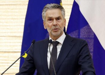 Hollanda başbakanı istifa etti