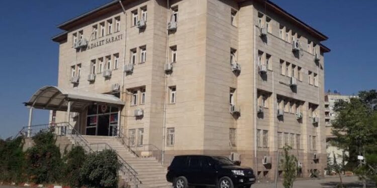 Taciz faili polis tutuklandı ve görevden uzaklaştırıldı