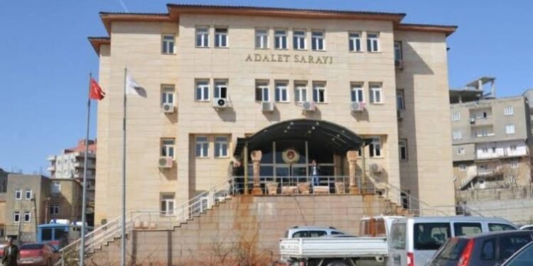 Taciz faili polis serbest bırakıldı