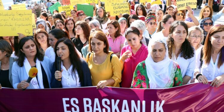 Wan’da kayyım protestosuna ceza