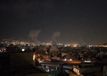 Tahran’da yoğun patlamalar yaşanıyor