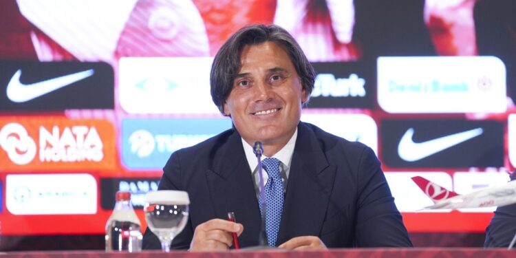A Milli Takım'da Montella ile İmzalar Atıldı