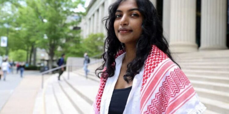 ABD'de Filistin'i Destekleyen Üniversite Öğrencisi Törene Alınmadı