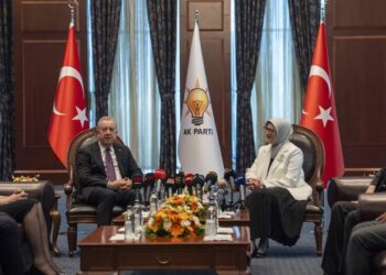 AKP ile MHP heyetleri arasında bayramlaşma ziyareti: Anayasa değişikliği çağrısı yapıldı