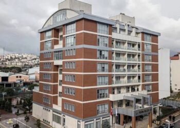 AKP’li Pendik Belediye Başkanı Cin, belediye binasını satıyor