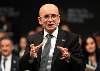 AKP'li milletvekilleri Mehmet Şimşek'e "istifa" iddialarını açık açık sordu; işte yanıtı