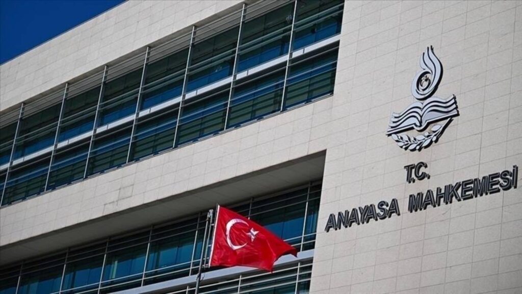 AYM'den, Devlet Memurları Kanunu'ndaki kınama cezasıyla ilgili kritik iptal