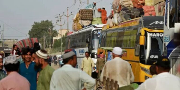 Afgan göçmenler kitlesel olarak ülkelerine dönüyor: Türkiye'de durum ne?