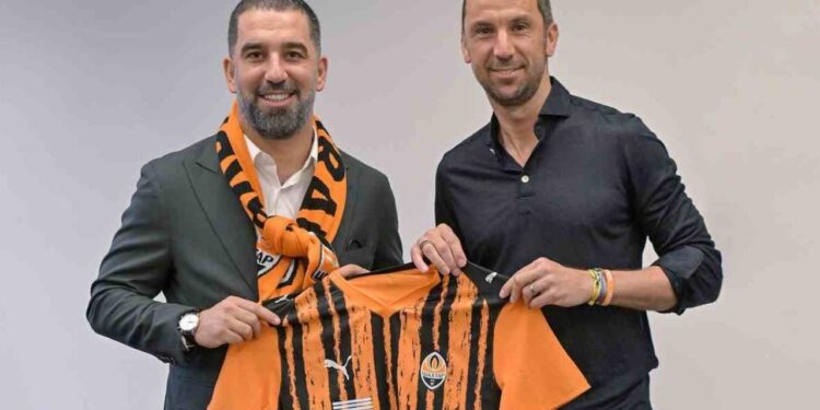 Arda Turan Yeni Takımıyla Mesaiye Başladı: Bir Daha Kiev Şampiyonluğu Görmek İstemiyorum