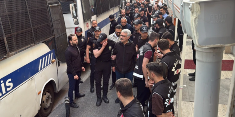 BEŞİNCİ DALGA | 5’i belediye başkanı 22 kişi tutuklandı!