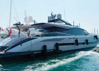 Bakan Ersoy Servet Değerindeki Teknesiyle Yunanistan’da! Tatil 'Turizmdeki Krizi' Teğet Geçti