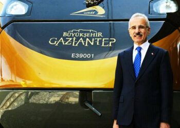 Bakan Uraloğlu: Trenler güneş enerjisiyle üretilecek