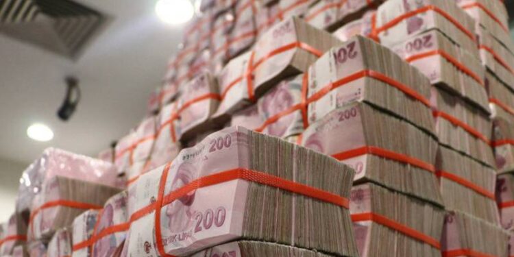 Bankalarda 10 bin TL mevduatı bulunanlar azaldı, 1 milyon ve üzeri mevduatı bulunanlar arttı