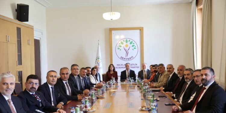 Baro başkanlarından DEM Parti'ye ziyaret