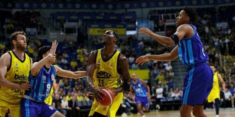 Basketbol Süper Ligi'nde Fenerbahçe Beko Yarı Finalde!