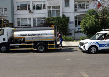 Belediye işçileri, sel temizliğinde karbonmonoksit gazından zehirlendi