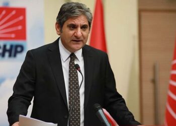 Benim ismimi yolsuzluğun yanına mücadele ekleyip anabilirsiniz