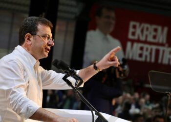 Benimle mertçe yarışmaya cesaretleri olmadığı için yargı eliyle pehlivanlık taslıyorlar!