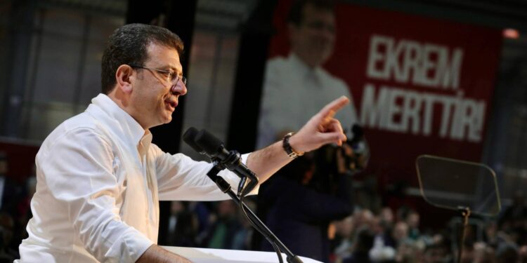 Benimle mertçe yarışmaya cesaretleri olmadığı için yargı eliyle pehlivanlık taslıyorlar!