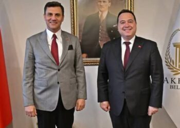 Besim Dutlulu Kimdir, Hangi Partiden? Ferdi Zeyrek'in Yerine Seçilen Yeni Manisa Büyükşehir Belediye Başkanı Besim Dutlulu Hayatı