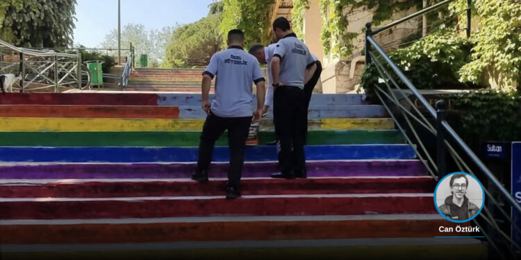 Biz onlara renklerle gelirken onlar bize griliği layık görüyor