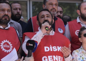 “Biz varız, bürokratların maaşını da sun; oylansın!"