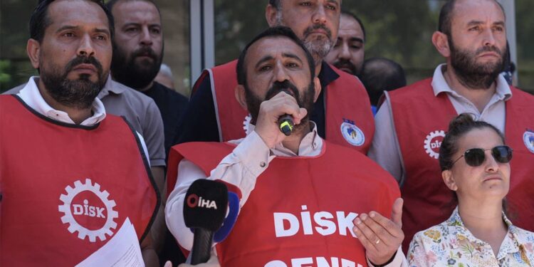 “Biz varız, bürokratların maaşını da sun; oylansın!"