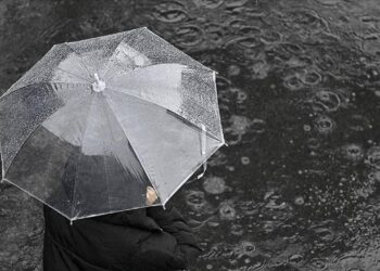 Bu İllerde Yaşayanlar Dikkat! Meteoroloji'den Uyarı Geldi: Haftanın İlk Gününde Sağanak Sürprizi