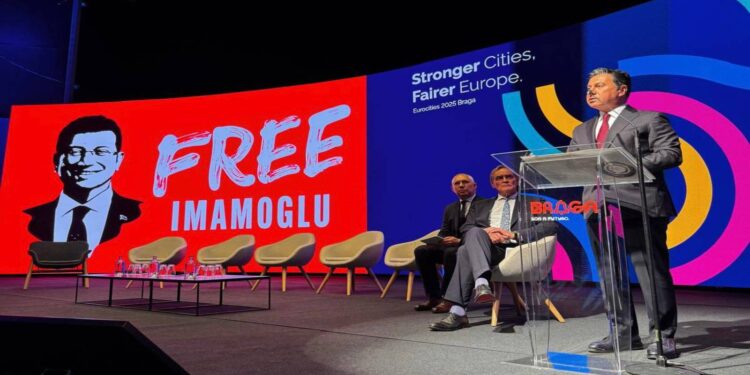 Bu ödül özgürlük talep eden gençlere, kadınlara ve sessiz milyonlara ait