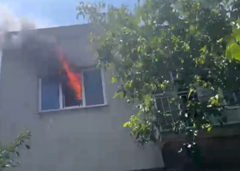 Burdur'da 2 Katlı Evde Yangın Paniği