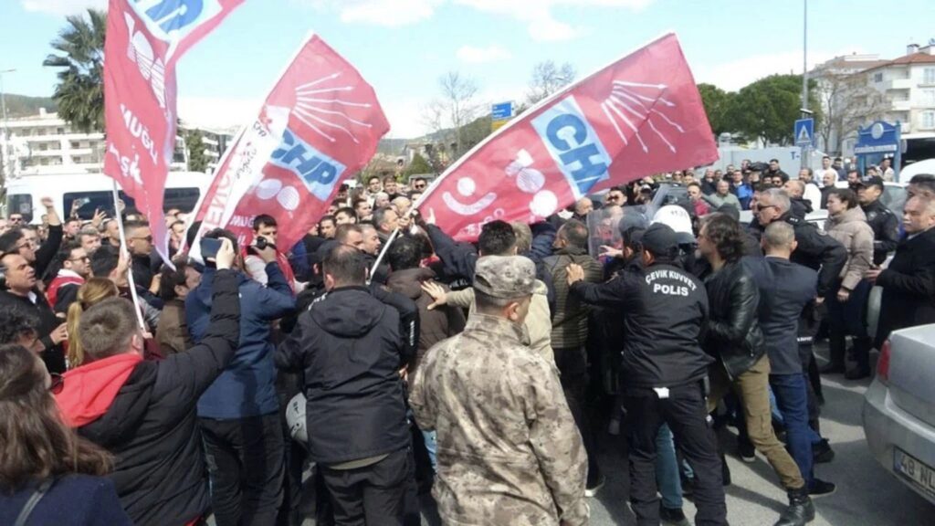 CHP’li Belediye Başkanı ile CHP yöneticilerine dava açıldı
