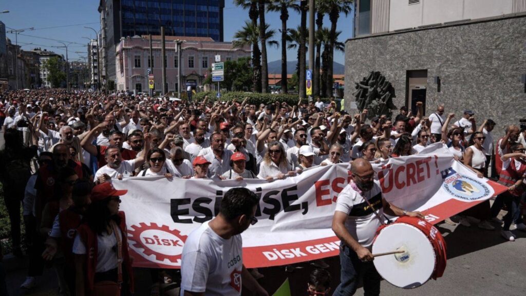 CHP’li Gökan Zeybek'ten İzmir'deki greve ilişkin açıklama
