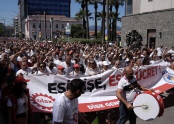 CHP’li Gökan Zeybek'ten İzmir'deki greve ilişkin açıklama