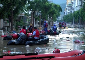 Çin'de Sel Nedeniyle Acil Durum