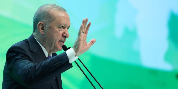Cumhurbaşkanı Erdoğan'dan CHP'ye Sert Sözler: ‘Şaibeyle Yatıp, Butlanla Kalkıyorlar’