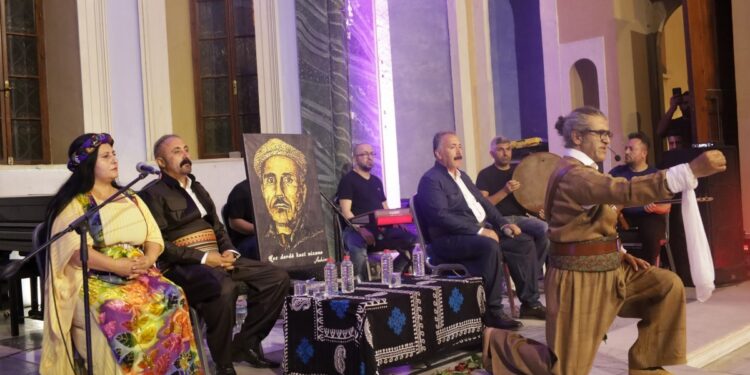 Dengbêj Şakiro'nun anısına stran ve çîrok dinletisi